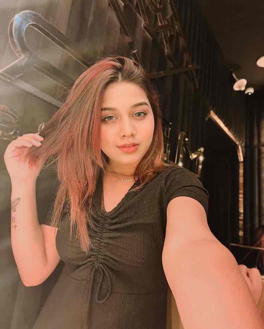 Enjoy discounts on Russian escort service in Bangalore hire independent russian escorts in Bangalore upto 50% off